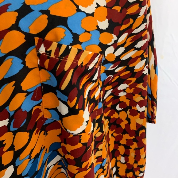 Jodifl tunic top size:small (oversized). Short sleeve, v-neck, tropical print. - Picture 5 of 6